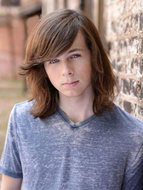 How tall is Chandler Riggs?